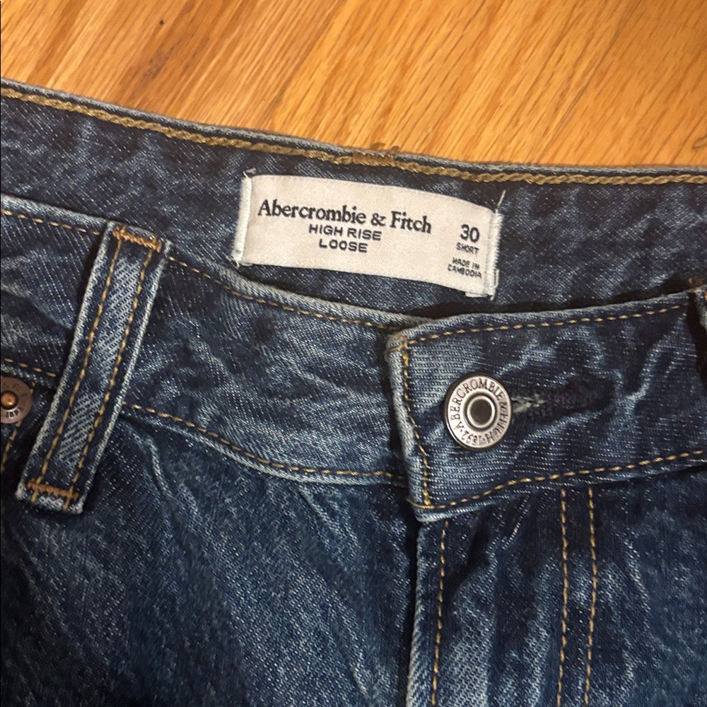 Curve Love High Rise Loose Jean - Picture 7 of 9